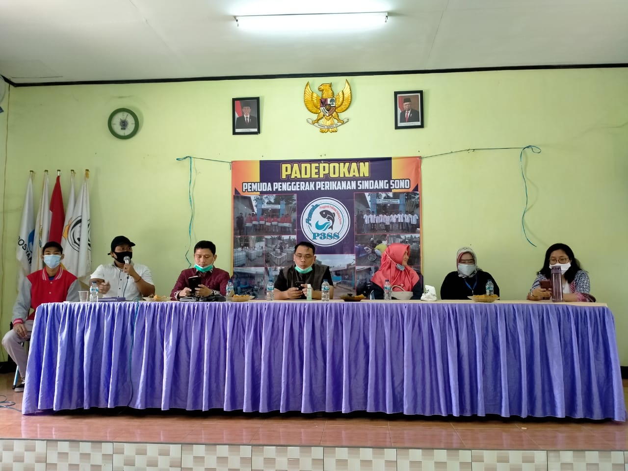 POTO. Komisi II DPRD Banten Diskusi bareng Pemuda Penggerak Perikanan Sindang Sono (P3SS)